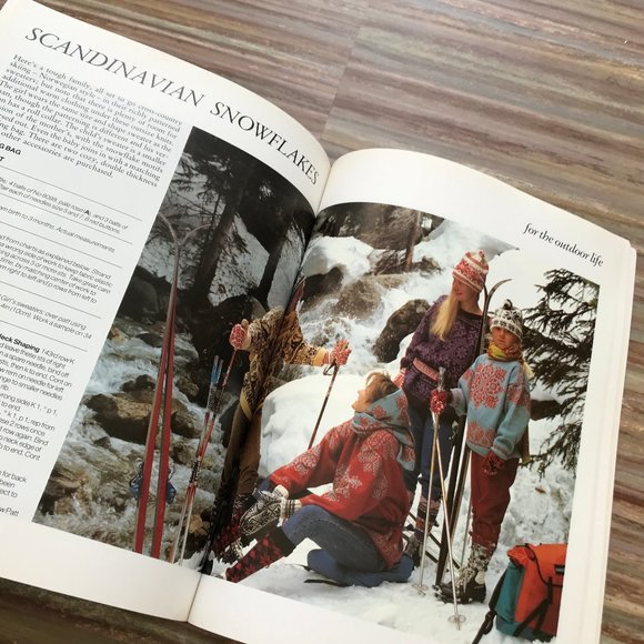 Family Knits Pattern Book for Matching Sweaters Hats Scarves Pullovers 1988 - Picture 3 of 9